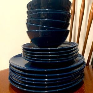 Ikea blue bowl and small and large plate set